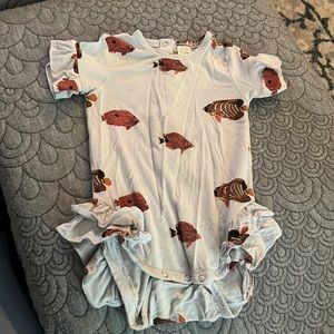 Kate quinn ruffle onsie. fish. 6-12m. light blue and orange